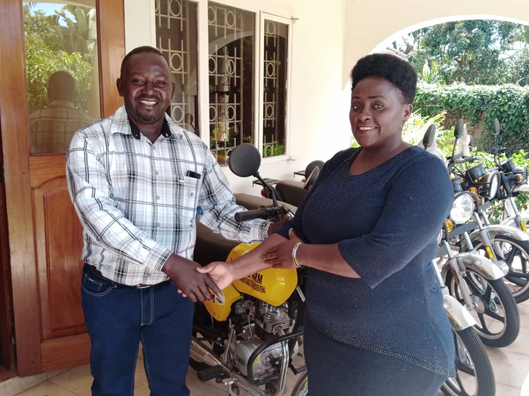 Museveni’s Farmer Donates 3400 Litres Of Milk To Mukono Patients