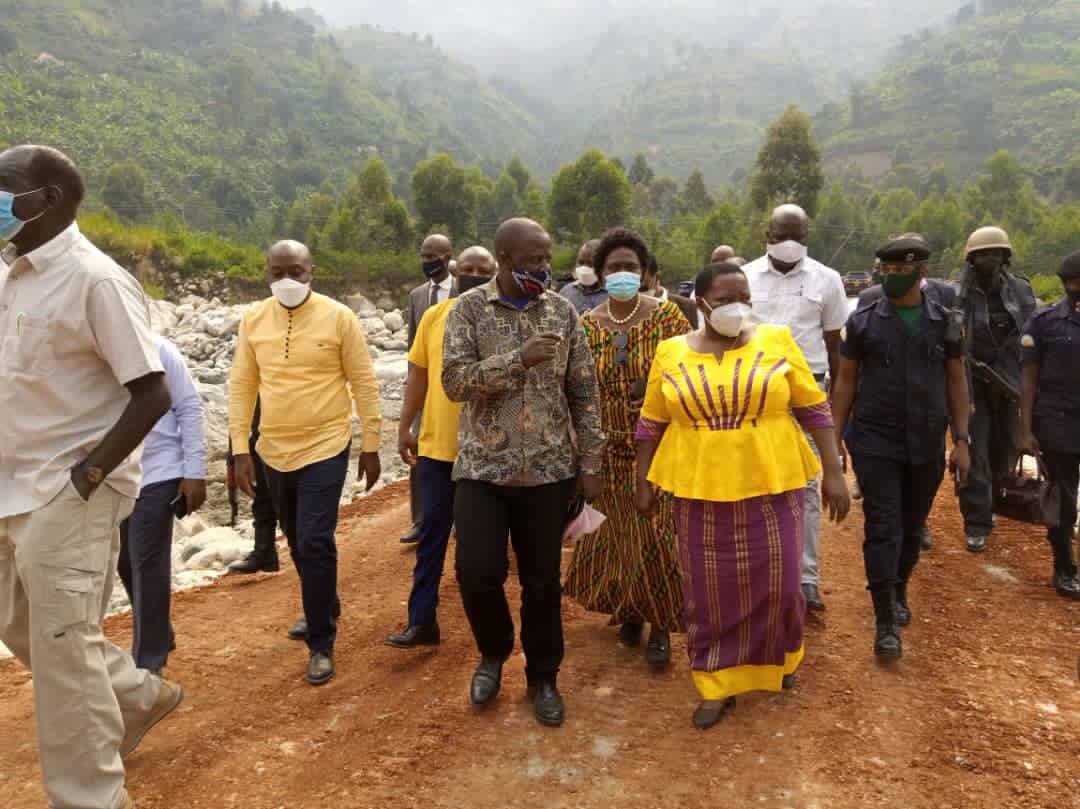 FLOODS: Prime Minister Nabbanja Queries Kasese Flood Victims Relief Items